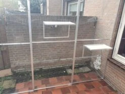 Merkloos Katten Ligplankje / Ligplateau. Blank Aluminium Ligplankje T.b.v. Kattenren.